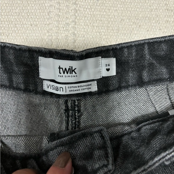 Simons mid length jean shorts - Picture 3 of 3